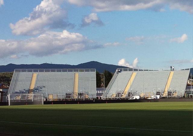 Tribune allestite con le nuove norme allo stadio di Empoli